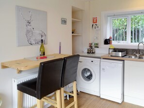 洗碗機、高腳椅、廚房用具/餐具/器皿