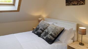 3 bedrooms, free WiFi, bed sheets