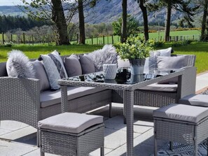 Outdoor dining - 3 bedroom accommodation in Scaniport (Scaniport)