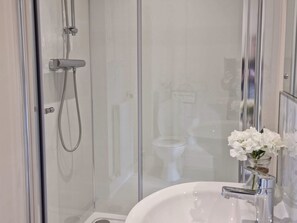 Towels - 3 bedroom accommodation in Scaniport (Scaniport)