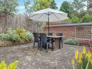 Outdoor dining - 2 bedroom accommodation in Bridlington (Bridlington)