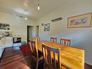 Dining - Bethanga - Short walk to the heart of Robe -Pets Welcome - Outside Only (Robe)