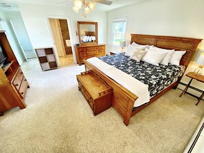 3 bedrooms, iron/ironing board, free WiFi, bed sheets