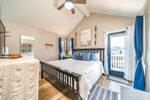 4 bedrooms, desk, iron/ironing board, travel cot