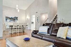 تلفزيون ذكي، مدفأة، برامج وأفلام نتفليكس، كُتُب