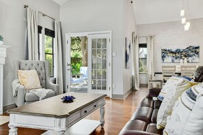 Smart TV, fireplace, Netflix, books