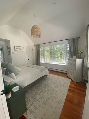 3 bedrooms, desk, iron/ironing board, travel crib - Clean, Cozy, and Professional Waterfront Home- minutes to Portland (Falmouth)