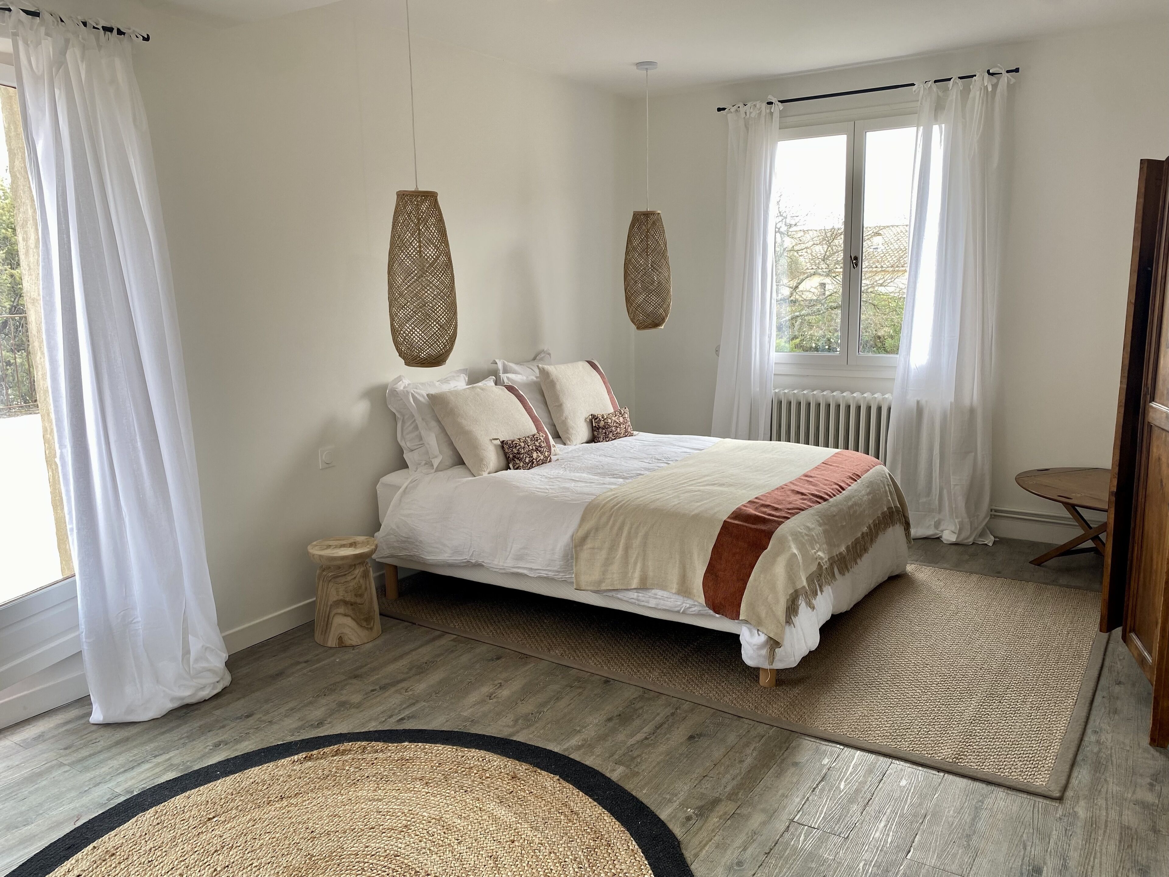 6 bedrooms, iron/ironing board, free WiFi