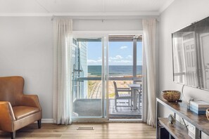 Living area - Beachfront Daze, Oceanfront with Pool (Carolina Beach)