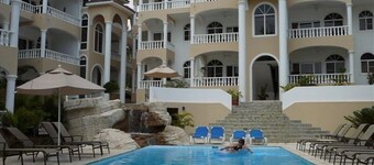 Amazing Ocean and Pool view, lots of openings  for Spring and Summer Bookings