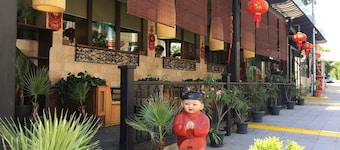 Royal Beach Hotel