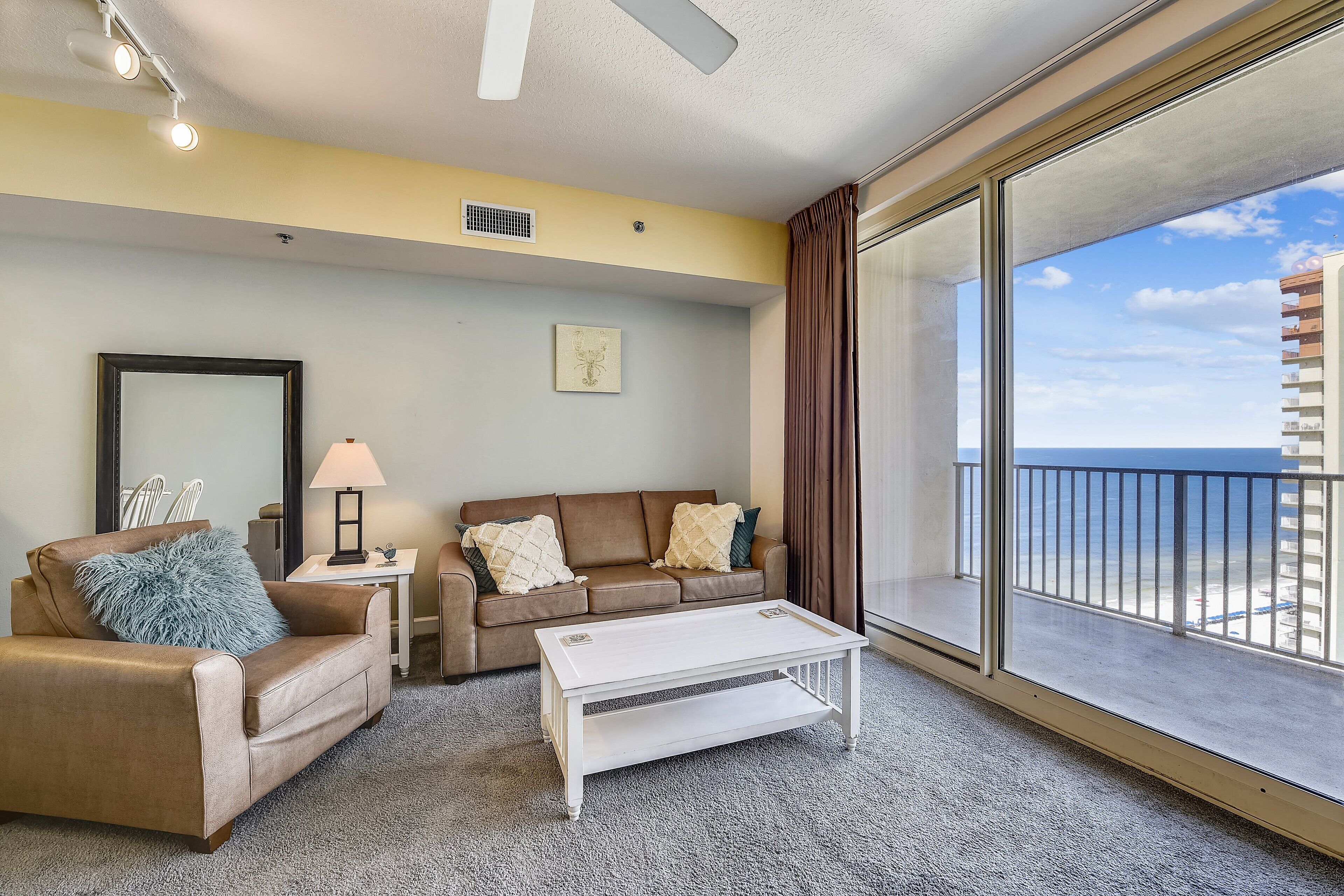 🏖️Fall Break Deals-RESERVED PARKING; Winter DISCOUNTED NOV-FEB $1700/mo 🏖️