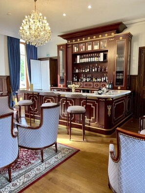 Bar (en la propiedad)