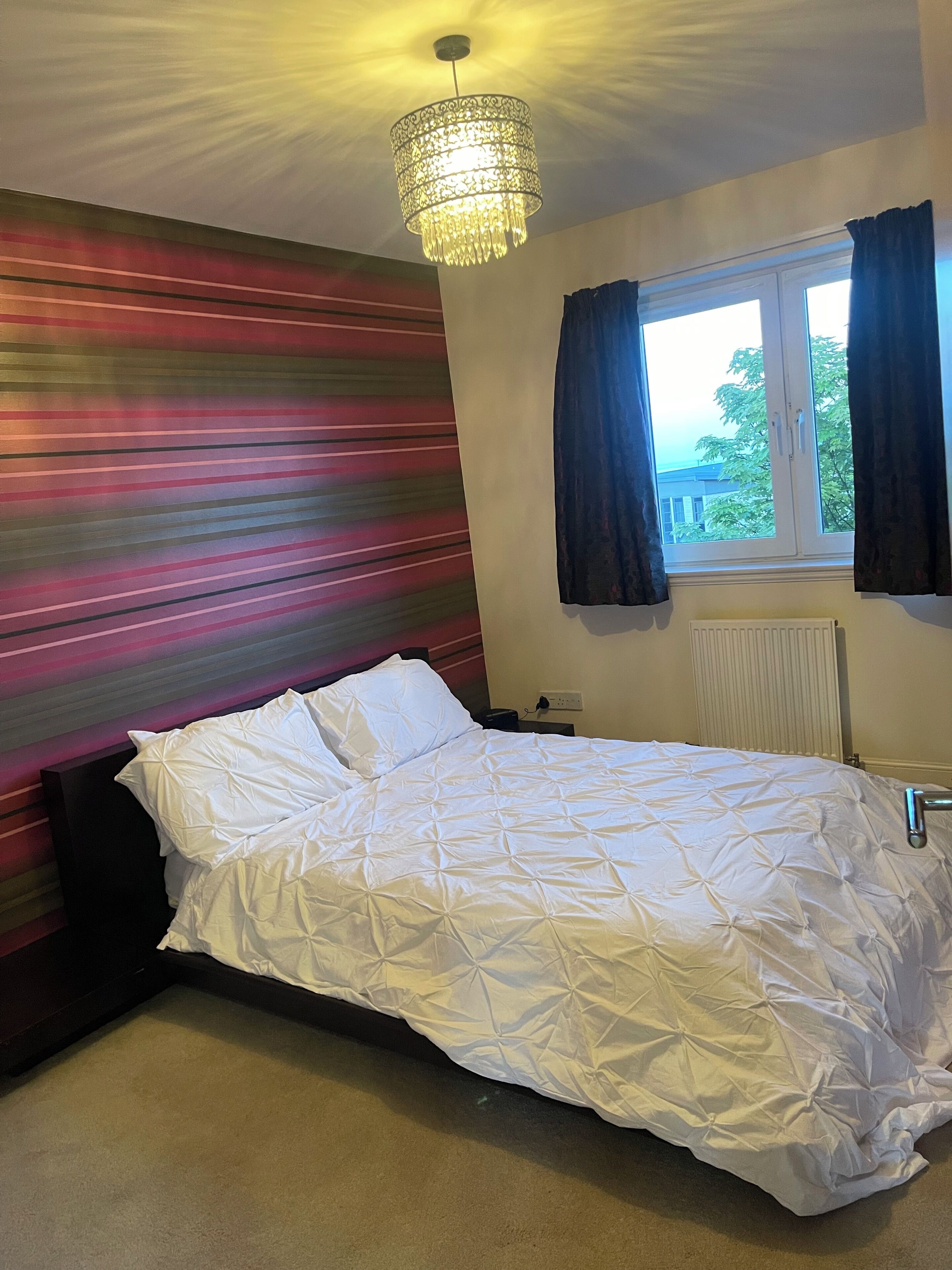 3 bedrooms, desk, iron/ironing board, free WiFi