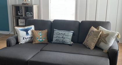 Townhome close to beach (sleeps 11)