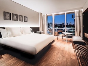 Superior-Zimmer, 1 King-Bett, Hafenblick
