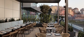 フォー ポインツ バイ シェラトン イスタンブール カジタネ