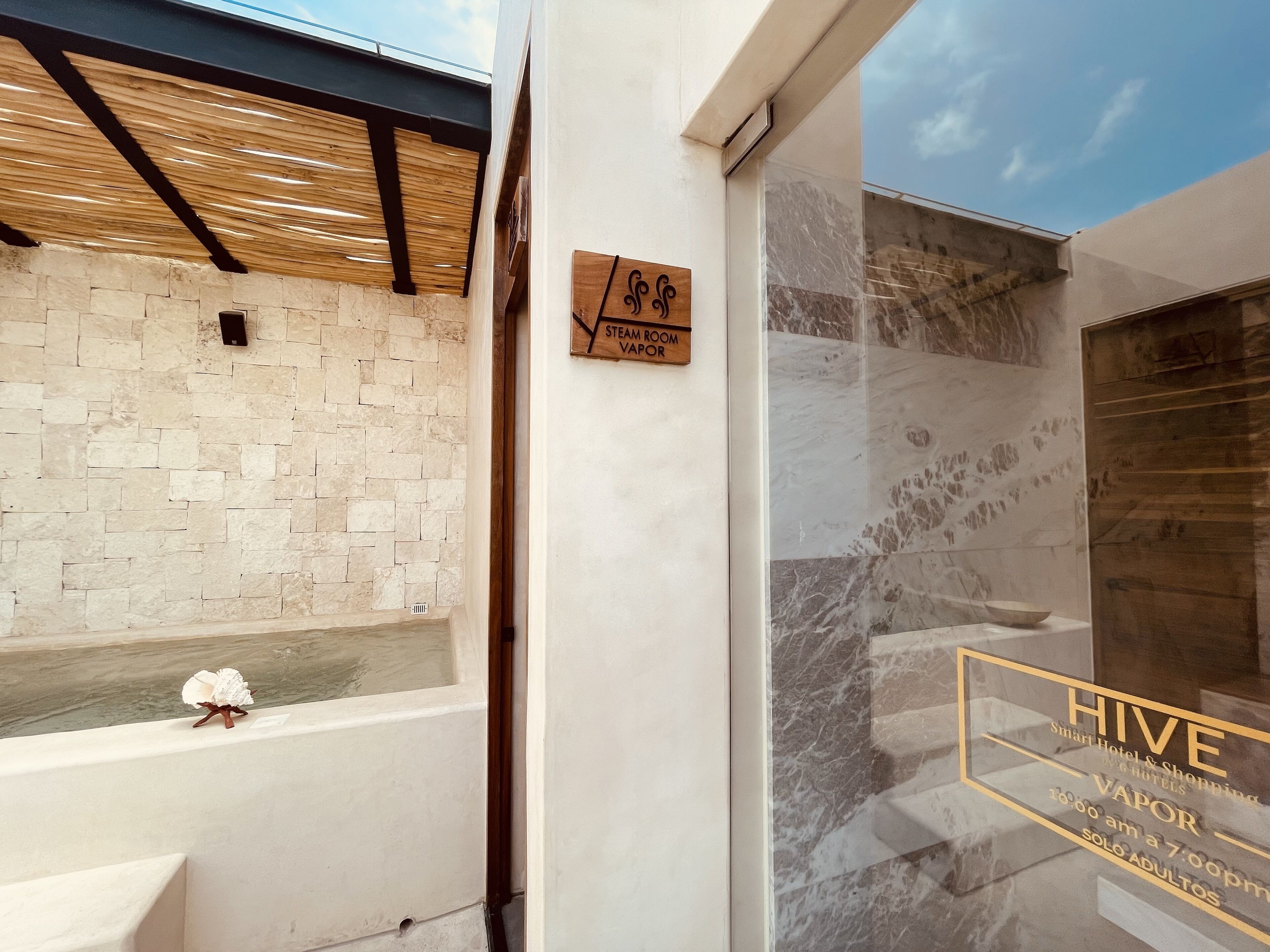 couples treatment room(s), body treatments, deep-tissue massages