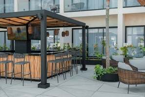 Bar (on property) - Hive Cancun by G Hotels (Cancun)