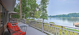 Riverfront Paradise w/ Hot Tub & Pool in Kinsale!