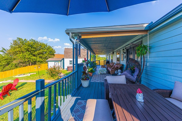Outdoor dining