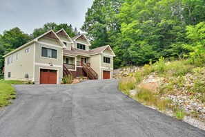 Exterior - Ski In & Out! Black Mountain Resort Townhome (Jackson)