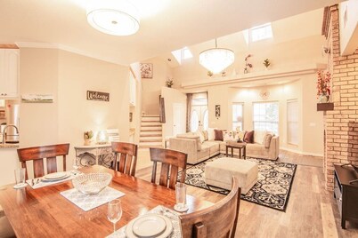 Spacious Retreat with 2 Master Suites, Foosball & AC