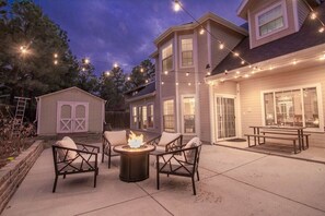 Terrace/patio - Spacious Retreat with 2 Master Suites, Foosball & AC (Flagstaff)