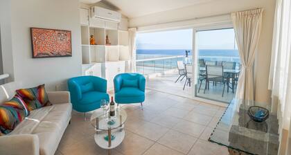 OCEANFRONT PENTHOUSE, **BREATHTAKING VIEWS**