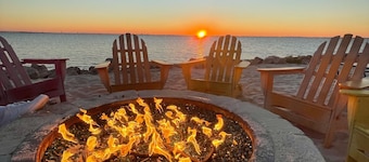❤Waterfront View, Amazing Sunsets, Heated Pool  3mins to Airport ☀🐬🏖