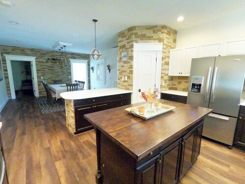 6 Bed 6 bath Country Red Brick Home