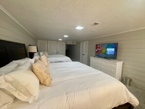 4 bedrooms, desk, iron/ironing board, travel cot