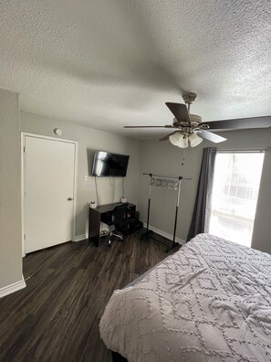 1 bedroom, desk, free WiFi