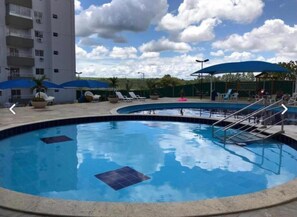Outdoor pool, a heated pool - Flat Lagoa Hot Spectacular 512 (GO)