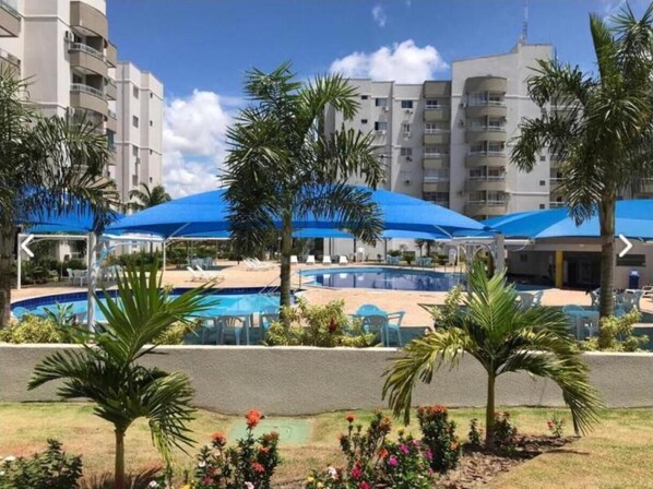Piscine extérieure, piscine chauffée
