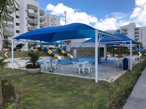Outdoor pool, a heated pool - Flat Lagoa Hot Spectacular 512 (GO)