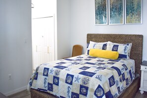 2 bedrooms, iron/ironing board, free WiFi, bed sheets - Paradise Pines Villa: Parrot. (with back up generator) (Marsh Harbour)