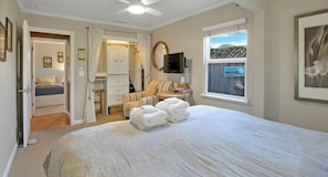 2 bedrooms, desk, iron/ironing board, free WiFi