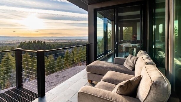 Terrace/patio - Mountain modern home 180 degree views (Kalispell)