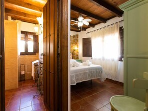 3 chambres, fer et planche à repasser, Internet gratuit