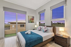 5 bedrooms, desk, iron/ironing board, travel cot