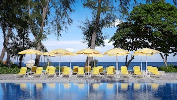 Outdoor pool, free pool cabanas, pool umbrellas