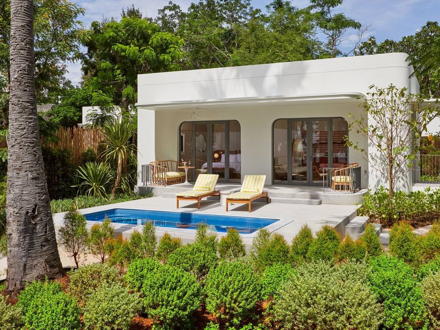 Villa (Bayside) | Hypo-allergenic bedding, down comforters, pillowtop beds, minibar