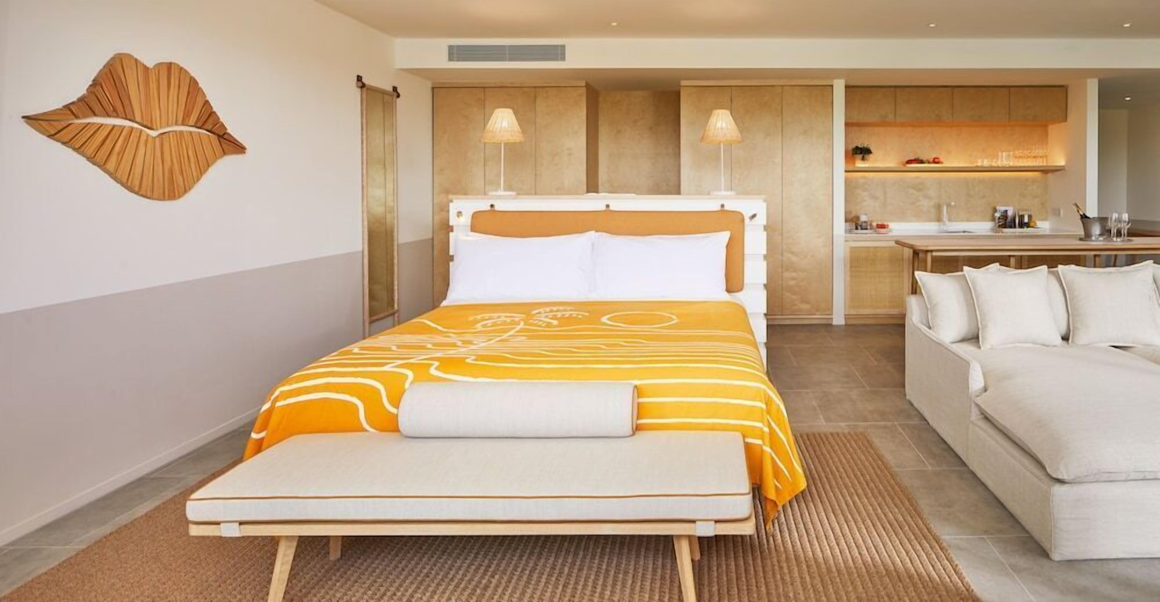 Hypo-allergenic bedding, down duvets, pillow-top beds, minibar