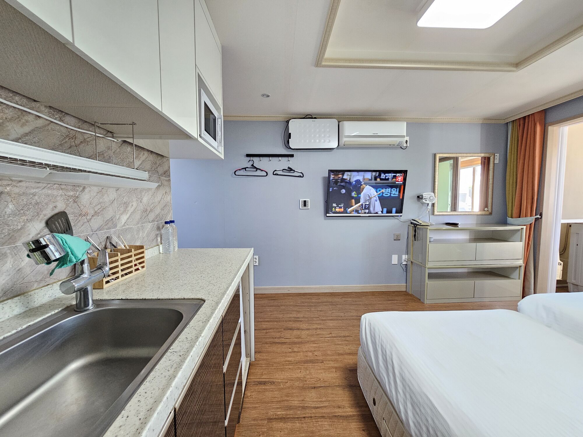 standard room (10py) - cooking allowed | free wifi, bed sheets