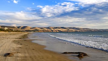 Una spiaggia nelle vicinanze