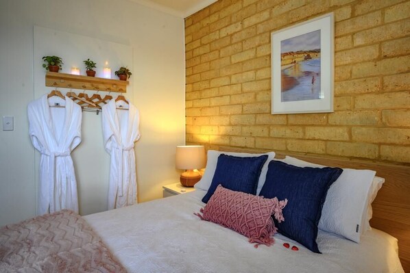 1 bedroom, desk, iron/ironing board, free WiFi