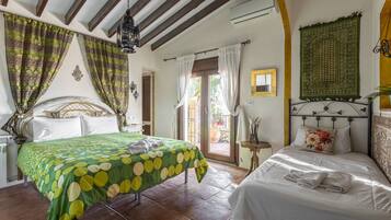 4 camere, ferro/asse da stiro, Wi-Fi gratuito, lenzuola