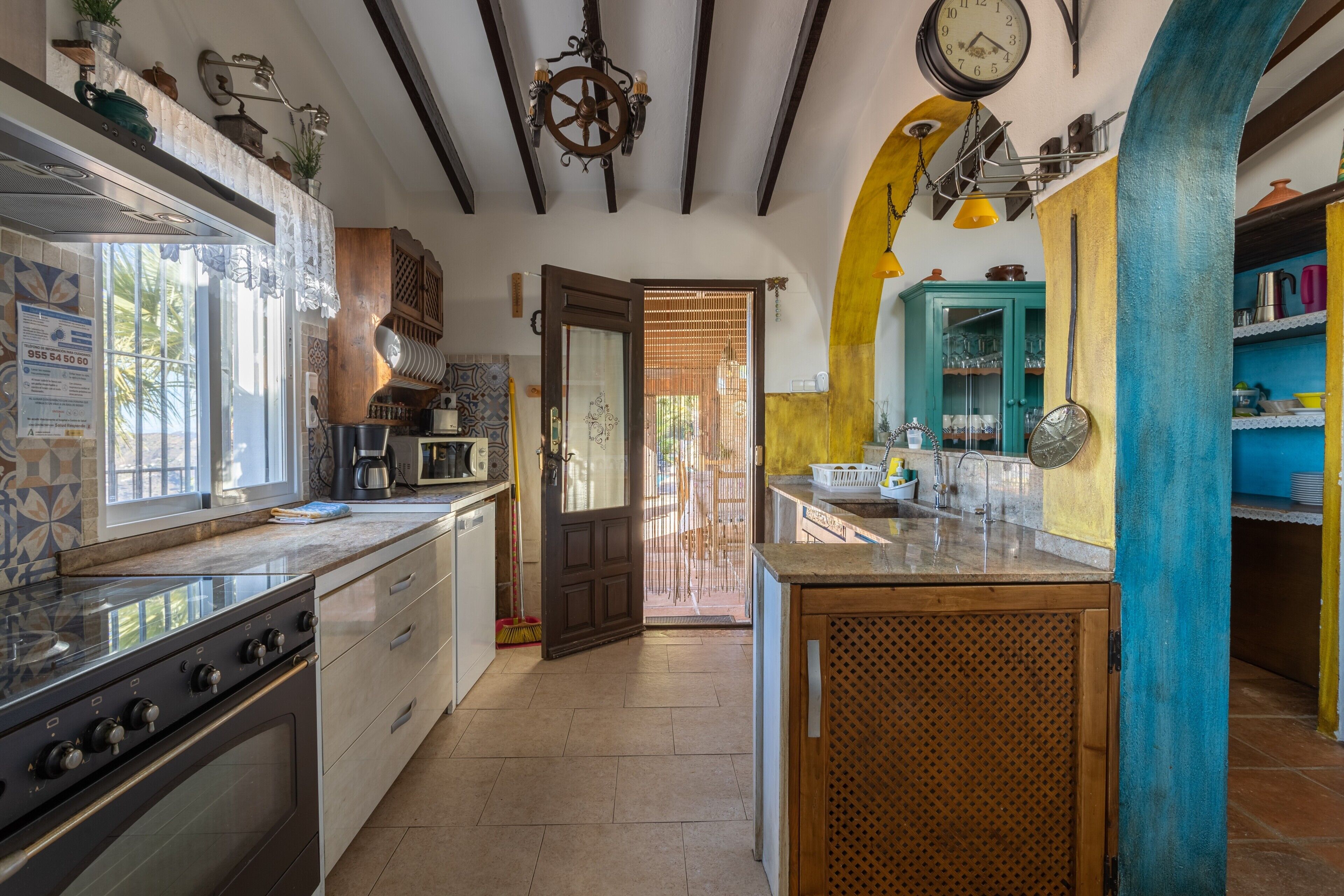 冰箱、微波炉、烤箱、炉灶