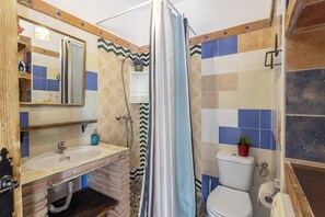 Shower, hair dryer, towels - Apartment "Alma" with Mountain View, Pool, Whirlpool, Wi-Fi, A/C & Terrace (Cómpeta)
